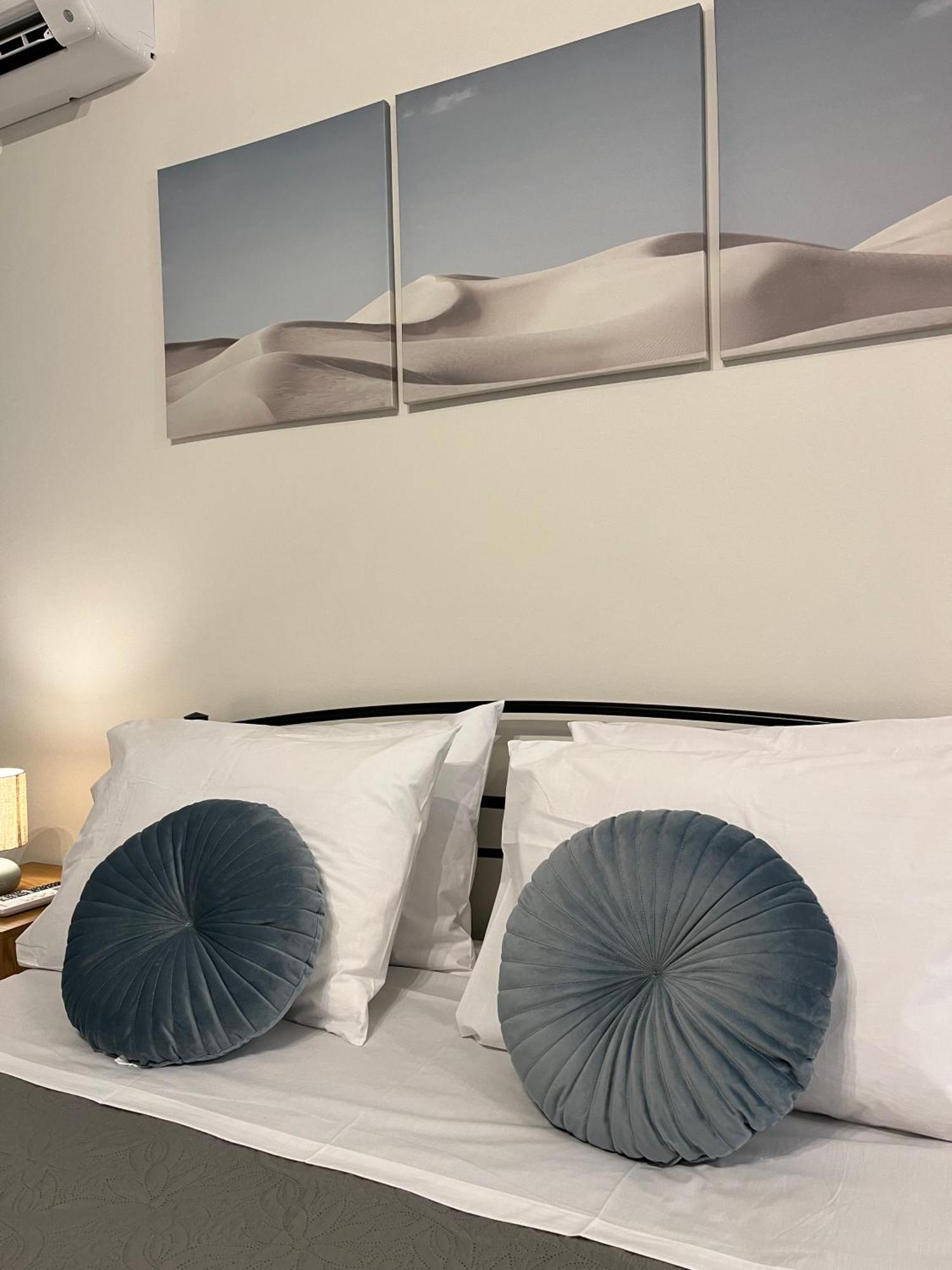 Irene Beach Front Luxury Suite Peraía 외부 사진